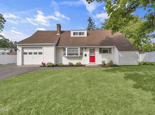 6 Briarwood Rd, Loudonville, NY 12211