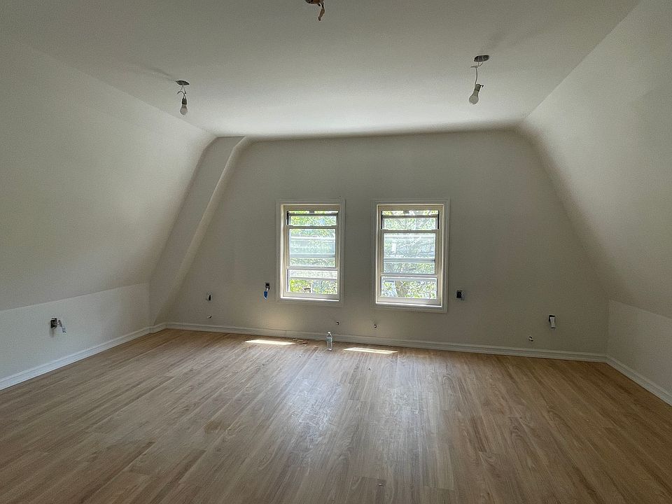 1st image of 1666 E 12th St #3