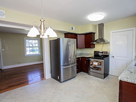 4th image of 7 A P Hill Ave