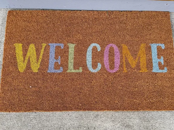 44 Malibu Drive, Eatontown, NJ 07724