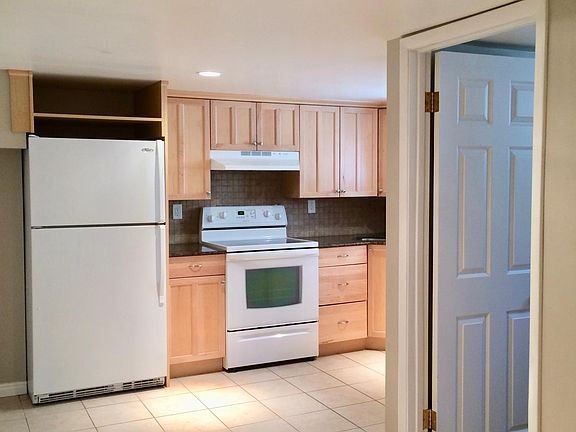 3rd image of 1688 E Blaine Ave #B