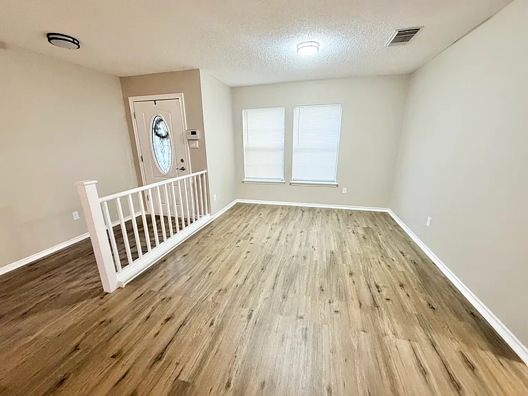 10107 Sunset Pl — Photo 6