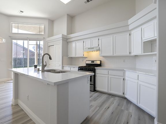 5th image of 1331 E Parkview Ct