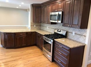 9 Flintlock Dr, Tinton Falls, NJ