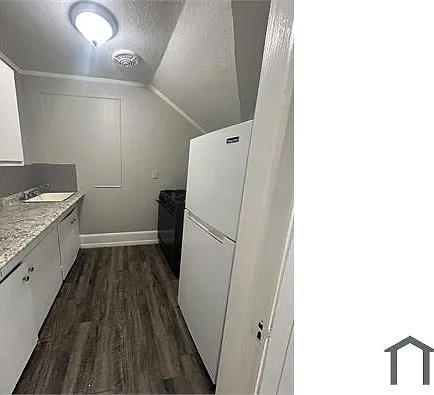 800 Hancock Ave — Photo 2