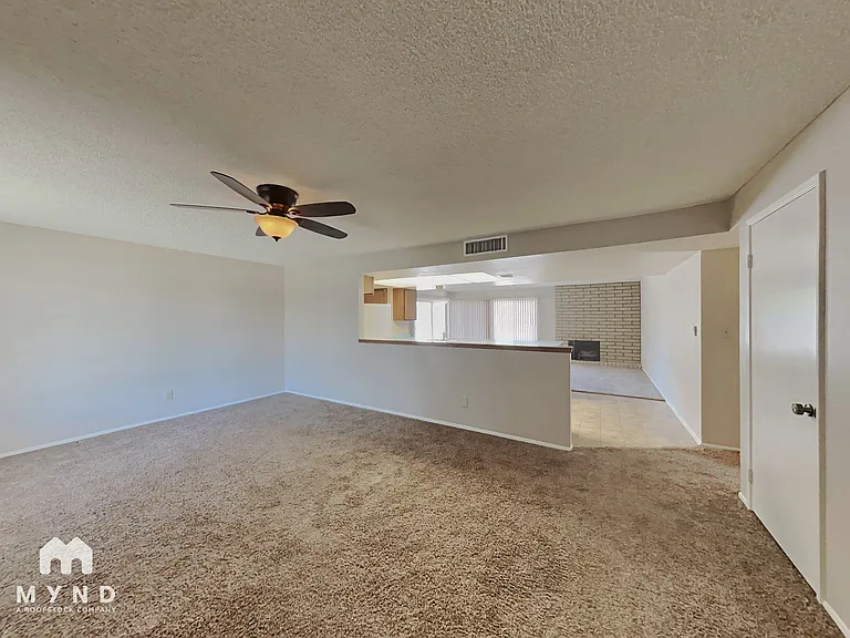 4250 E Kiowa St — Photo 2