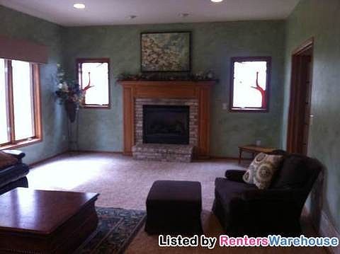 3rd image of 818 8th Ave N