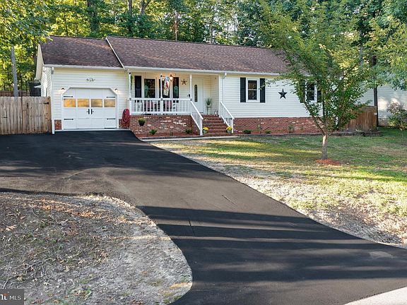 3rd image of 10503 Chesterwood Dr