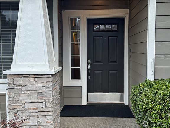 3rd image of 4309 Fairwood Boulevard NE