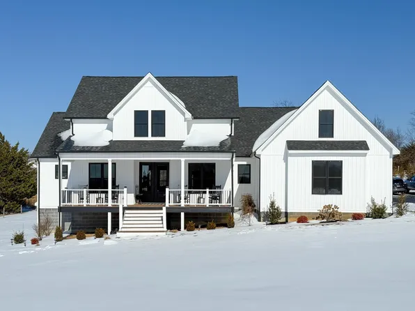 42 J Ranch Ln, Fishersville, VA 22939