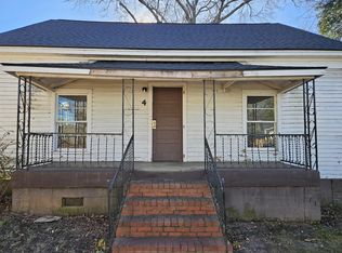 4 Beattie St, Laurens, SC 29360