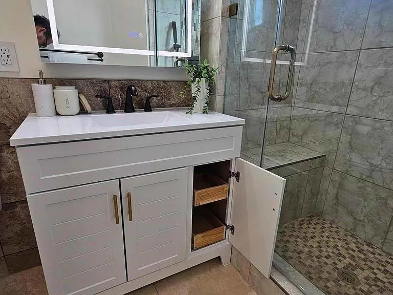 1252 Margery Ave — Photo 3