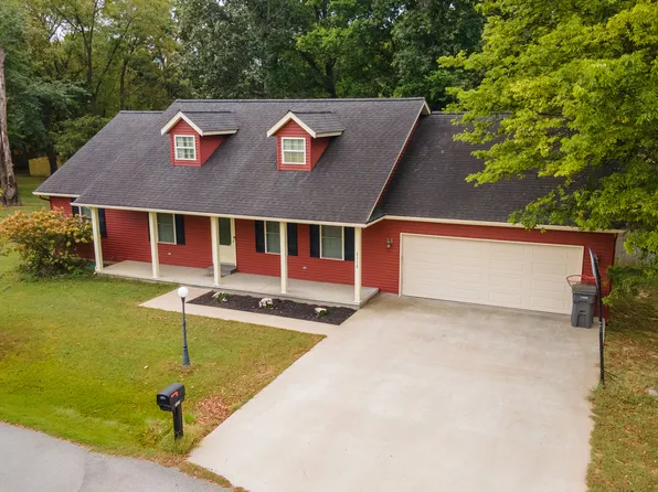 1112 Line Dr, Carterville, IL 62918
