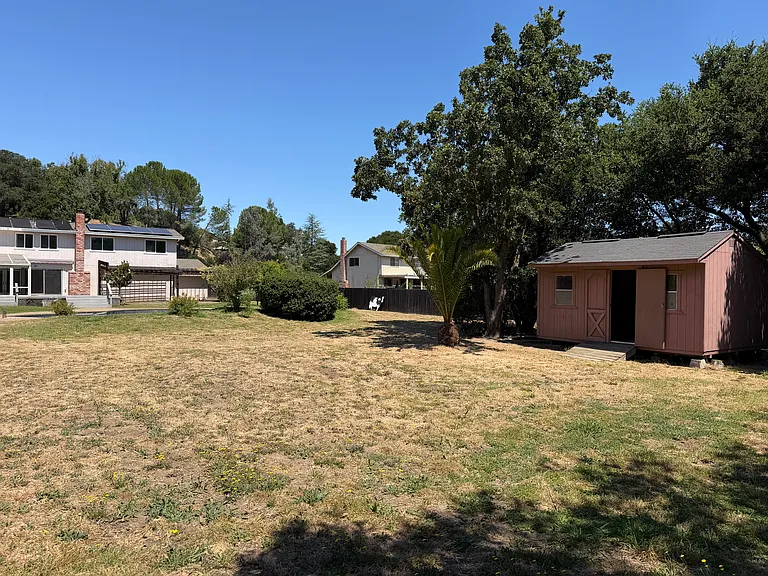 427 Bloom Ln — Photo 42