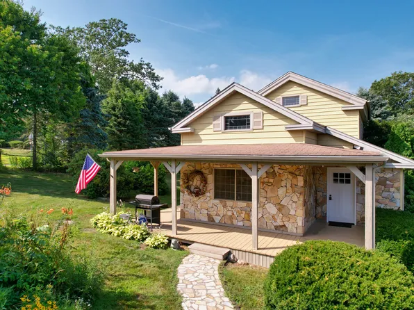 21 Church Street, Prospect, CT 06712