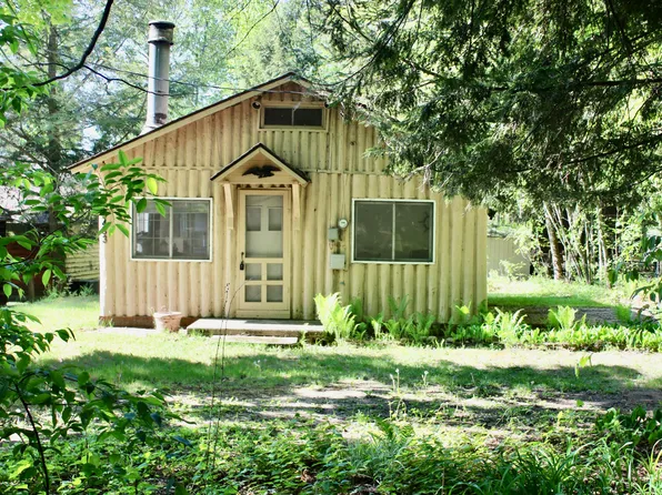 9433 Spinnaker St, Grayling, MI 49738