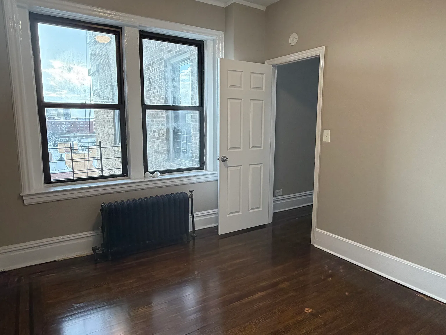 156 S Harrison St — Photo 4