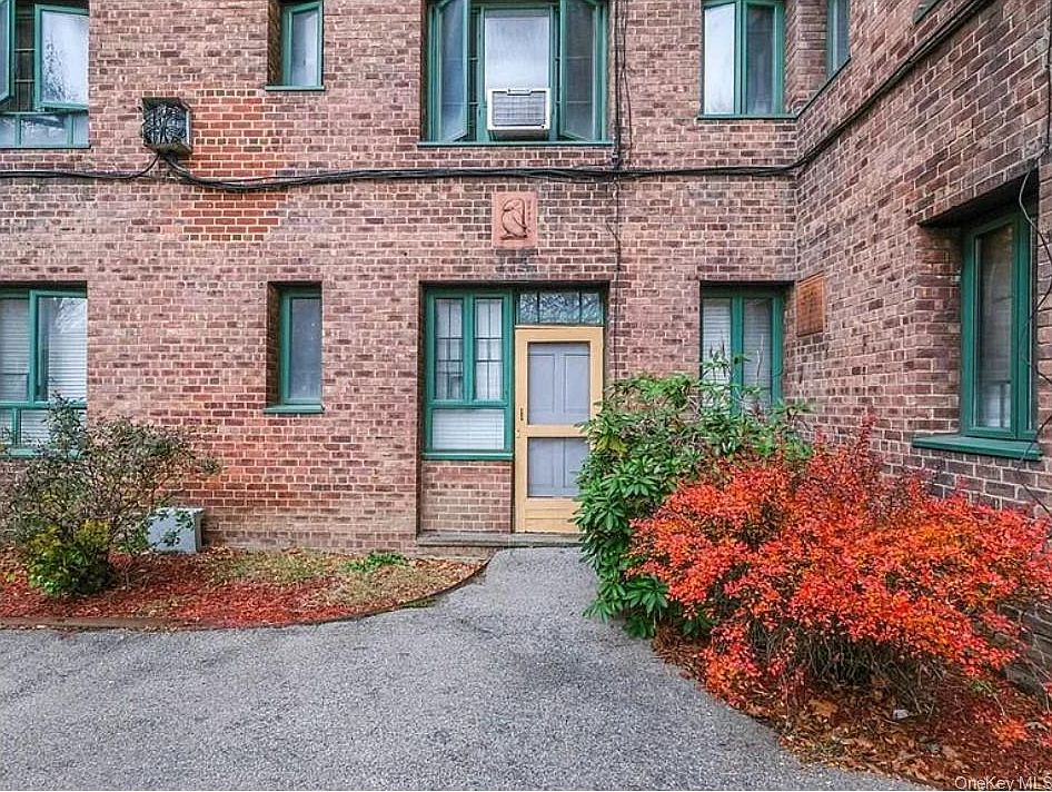 1st image of 1969 McGraw Avenue #6B