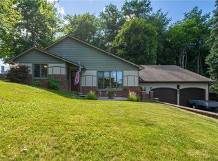 170 Cherry Creek Ln, Rochester, NY 14626