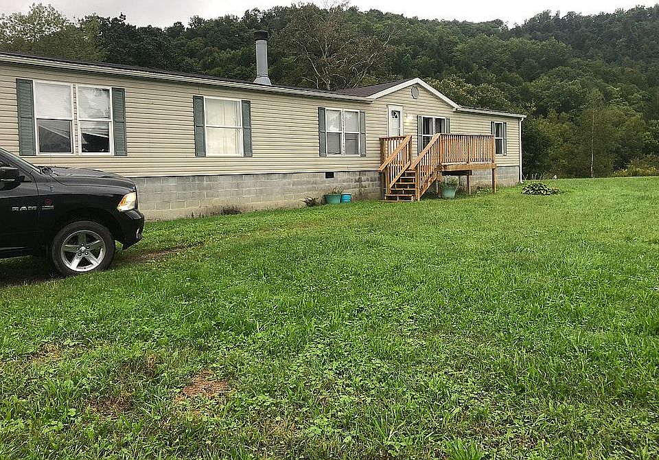 2nd image of 1104 Lower Sandlick Rd