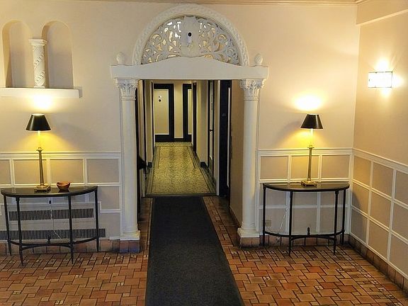 4th image of 339 E 58th St APT 6E