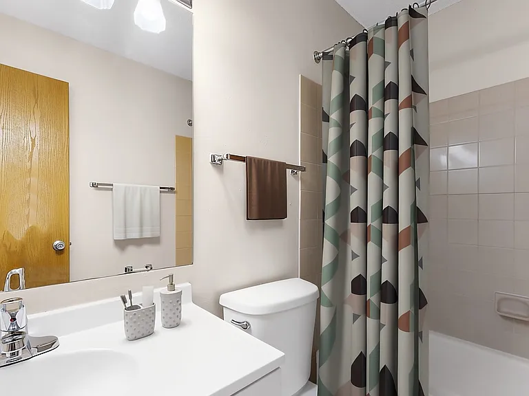Cinnamon Ridge Apartments — Photo 21