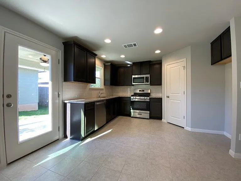 17926 Papaveri Way — Photo 3