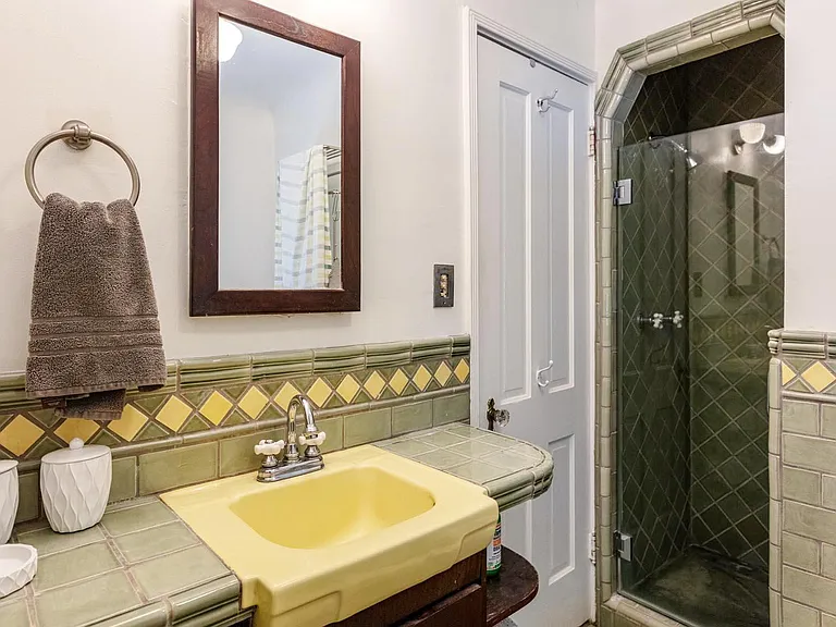 422 N Harper Ave — Photo 15