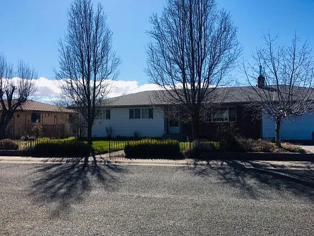 4438 Sycamore Dr photo 1