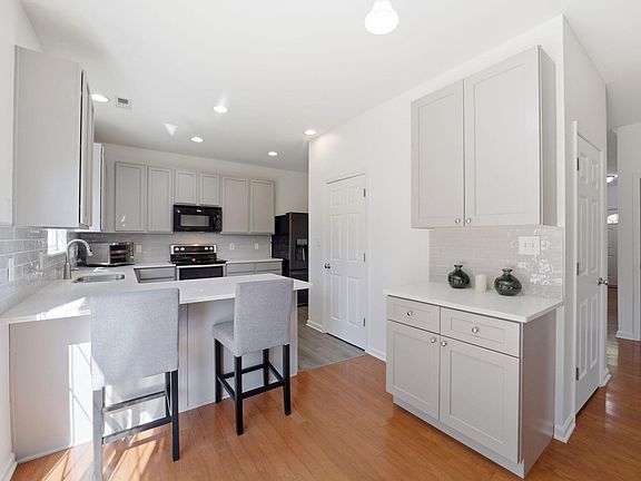 5th image of 104 Saltybrook Ln