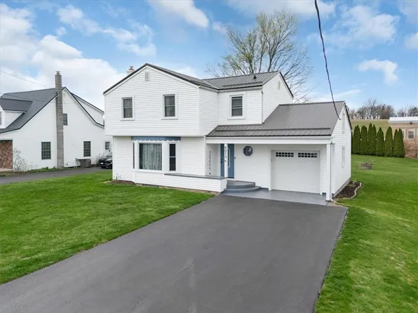 6075 Highland Ave, Williamson, NY 14589