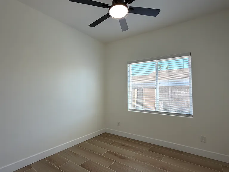 4108 N 11th St — Photo 13