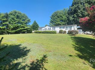 27 Star Rd, Marshall, NC 28753