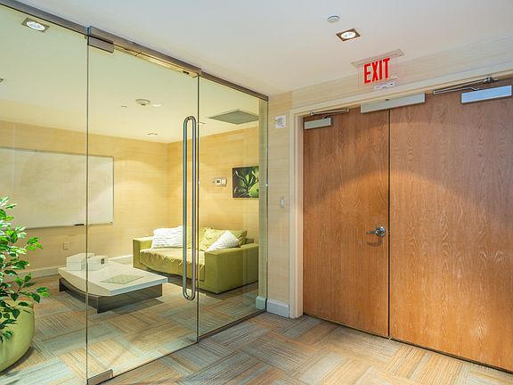3rd image of 950 Brickell Bay Dr APT 600