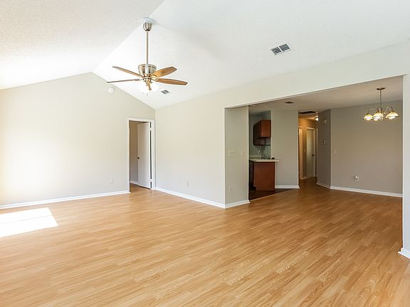 3rd image of 2405 Bluffton Dr W