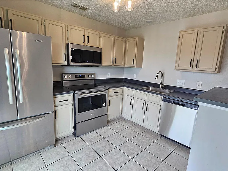 7704 Sign St — Photo 10