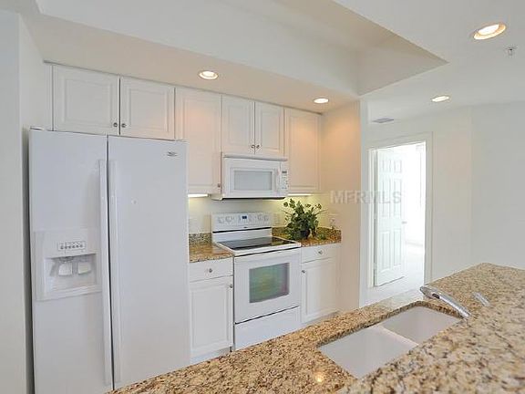 4th image of 800 N Tamiami Trl Unit 1102