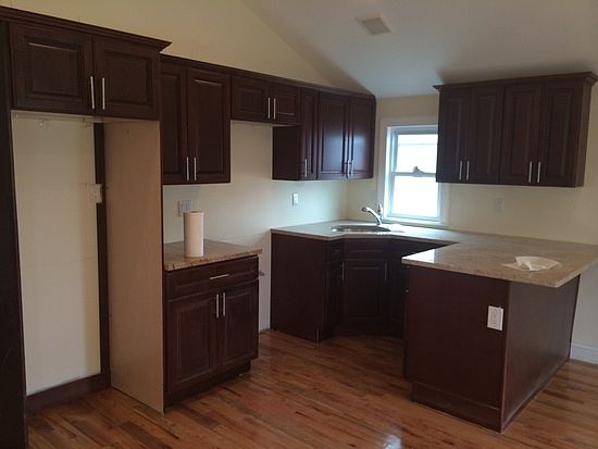 1st image of 3999D Secor Ave