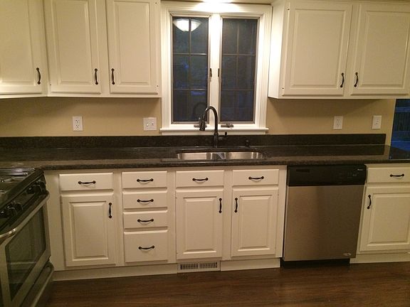 4th image of 500 Woodbury Ct