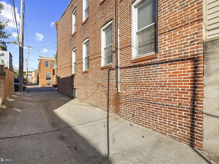 635 S Fagley St — Photo 34