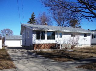 2101 N Brentwood Pl, Essexville, MI