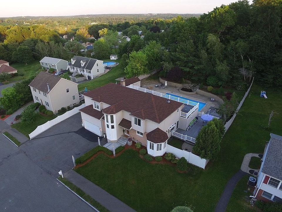 2nd image of 35 Hampshire Rd