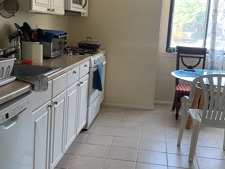 860 Robin Rd — Photo 7