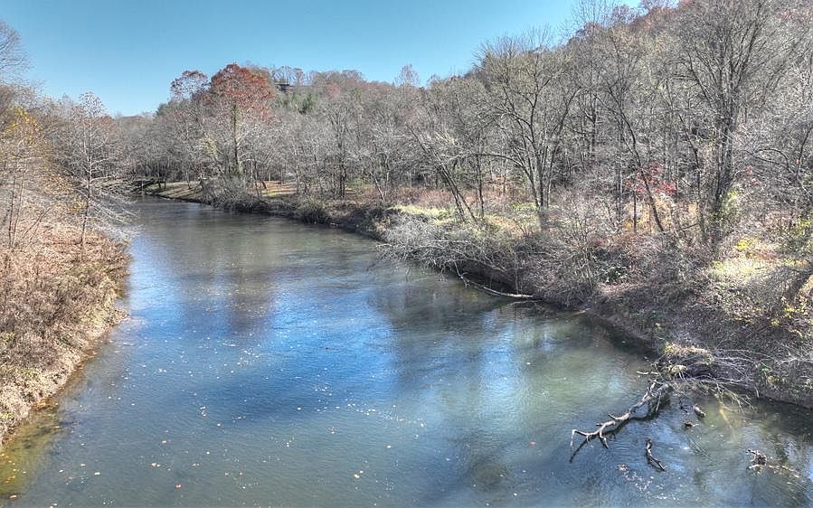 1st image of 212 River Dr