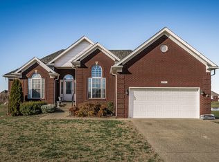 293 Crimson Creek Dr, Mt Washington, KY 40047