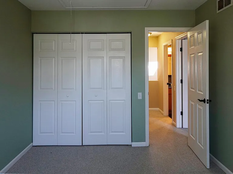 207 Shadybrook Ln — Photo 11