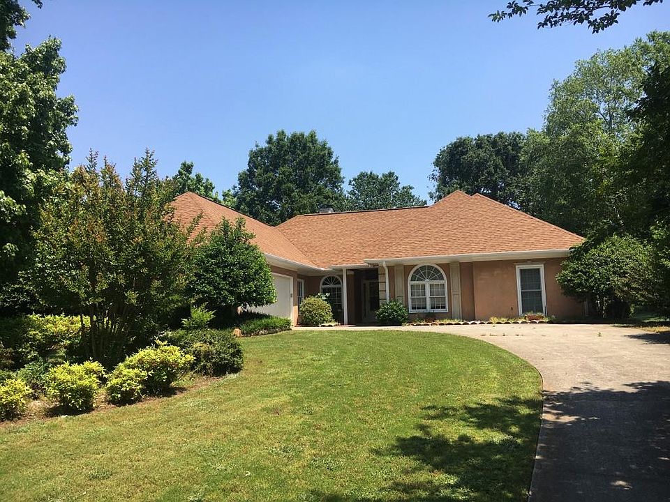 1st image of 1060 Chestnut Hill Cir