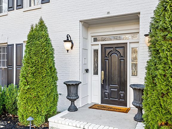 4th image of 804 Bennett Pl
