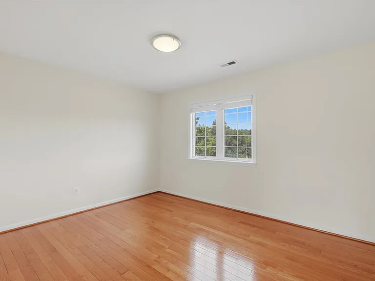 20242 Hidden Creek Ct — Photo 41