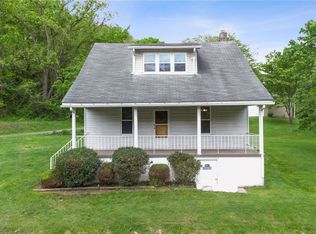 3617 Youngwood Rd, New Kensington, PA 15068